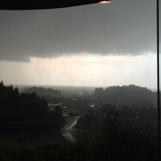 北陸でゲリラ雷雨発生